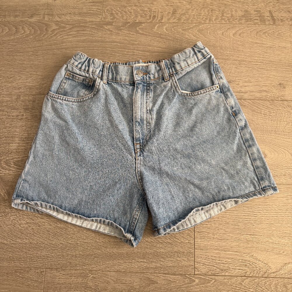 Pull & Bear Light Wash Denim Shorts Womens Size 6 High Rise Casual